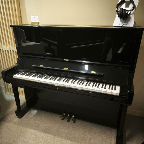 YAMAHA SU 7 Silent Noir (PE) Occasion YAMAHA SU 7 Silent Noir (PE) Occasion